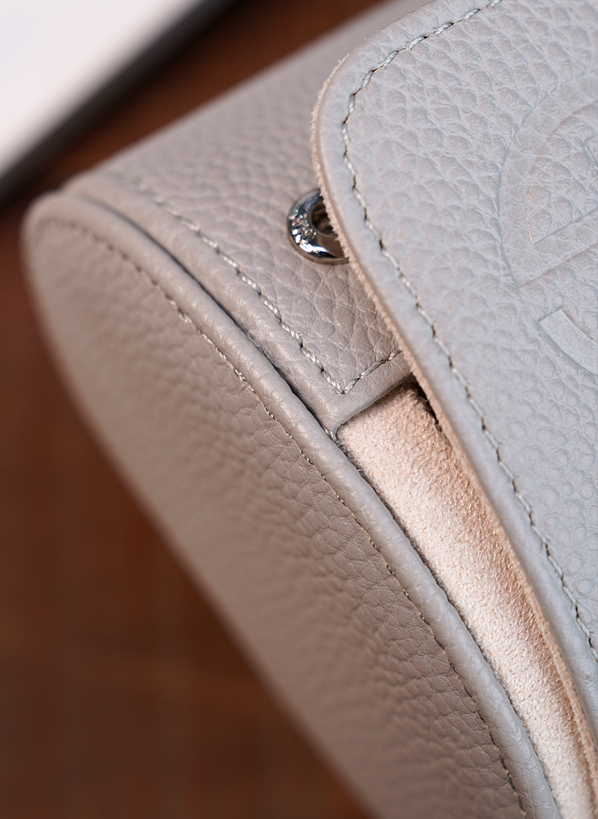 Estuche gris para relojes: dos relojes