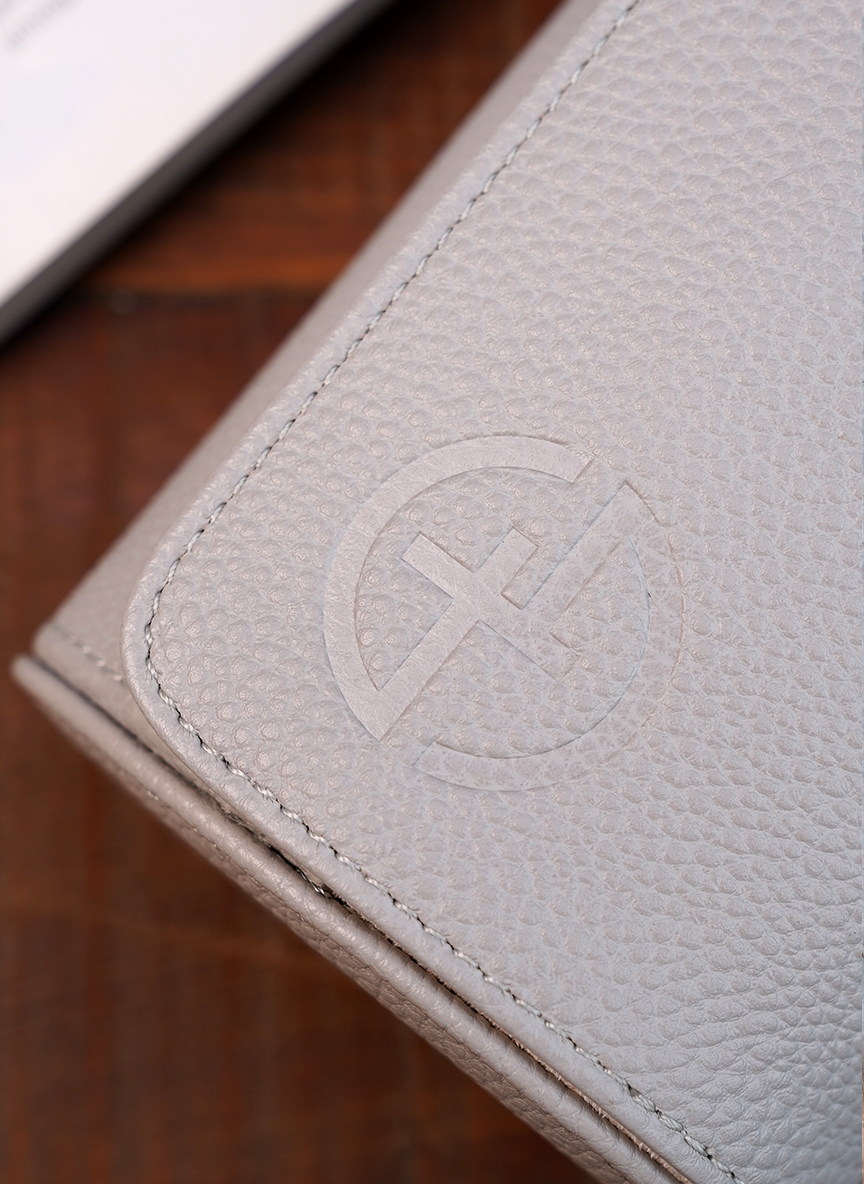 Estuche gris para relojes: dos relojes