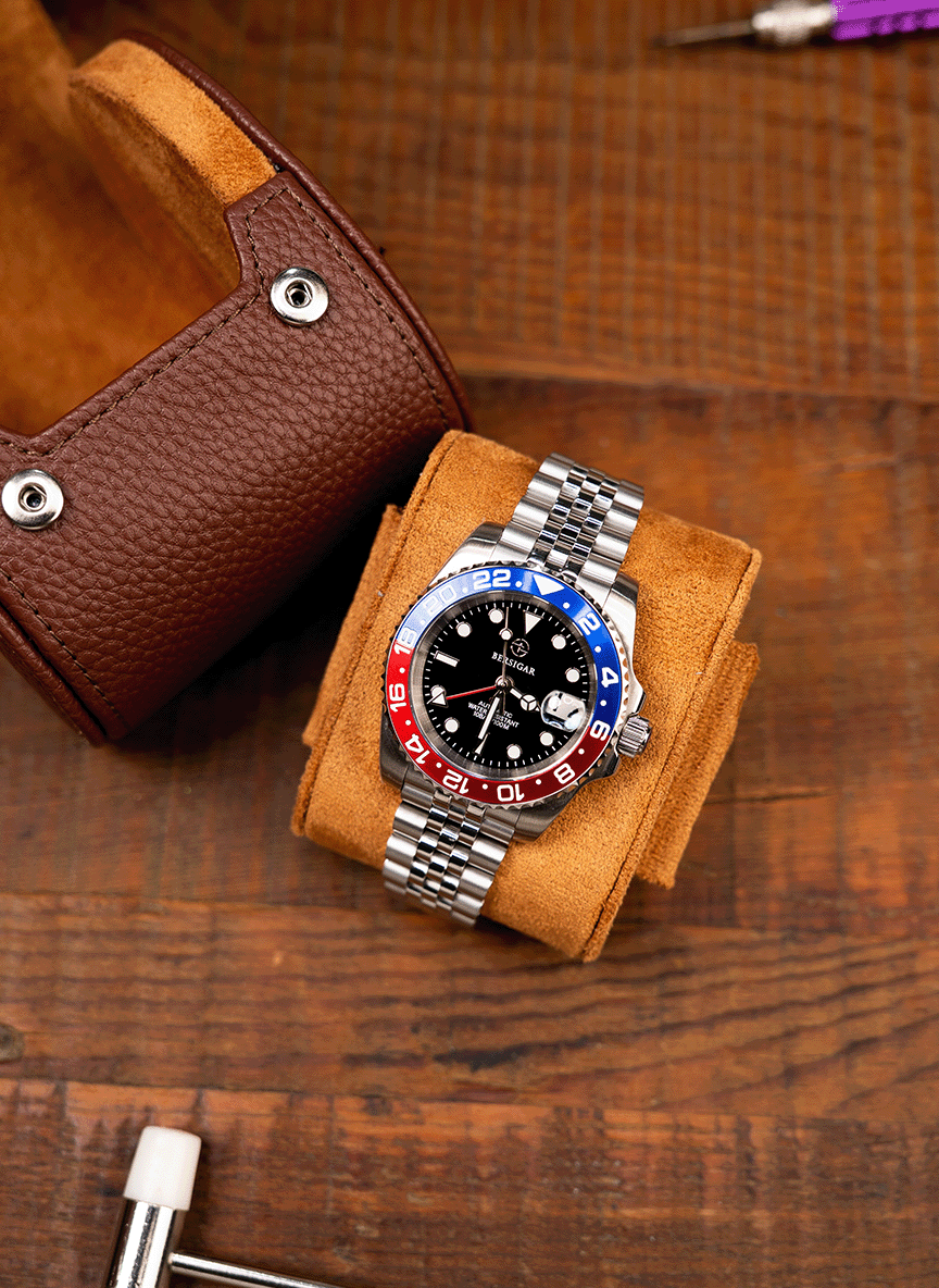 Brown Watch Roll – Eine Uhr
