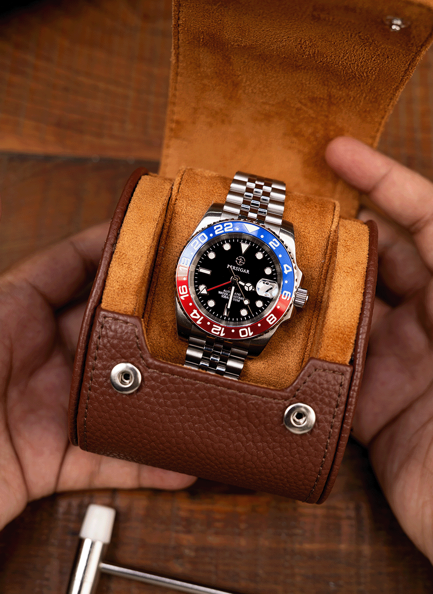 Brown Watch Roll – Eine Uhr
