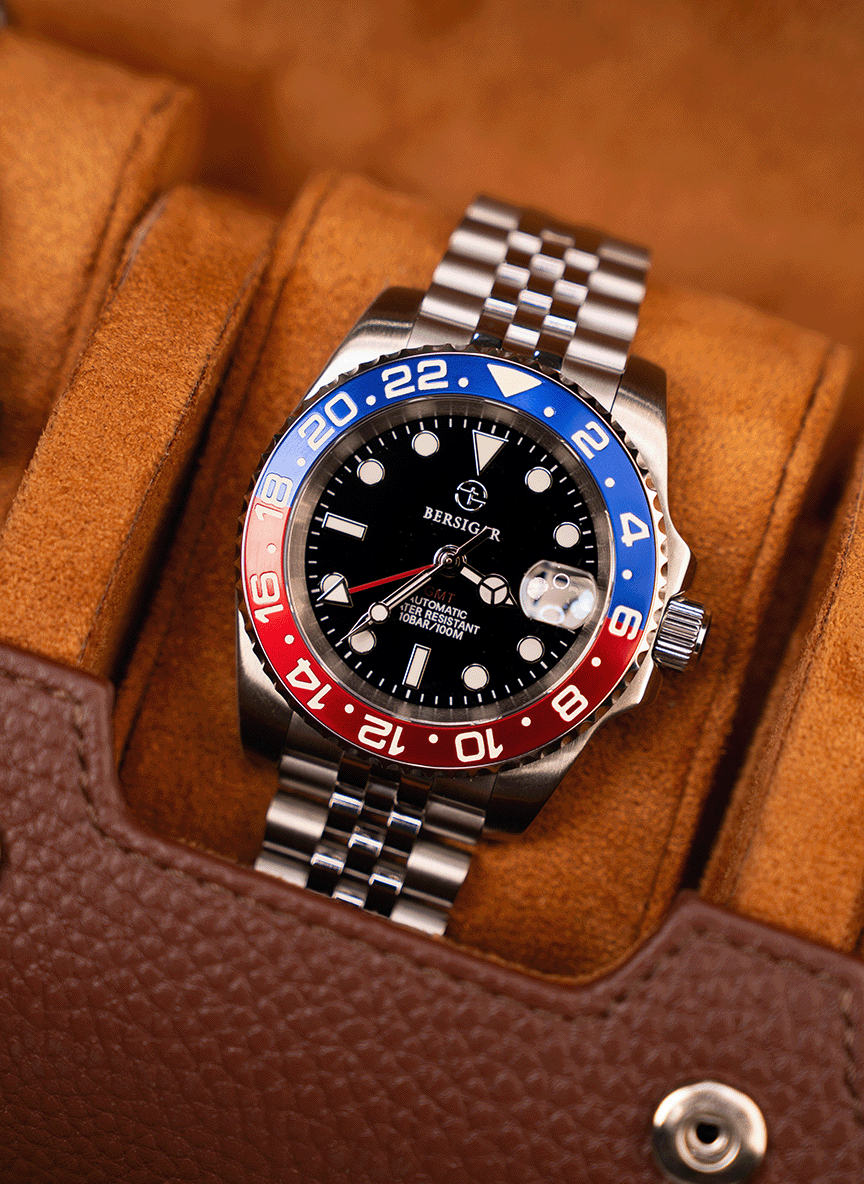 Estuche marrón para relojes: tres relojes