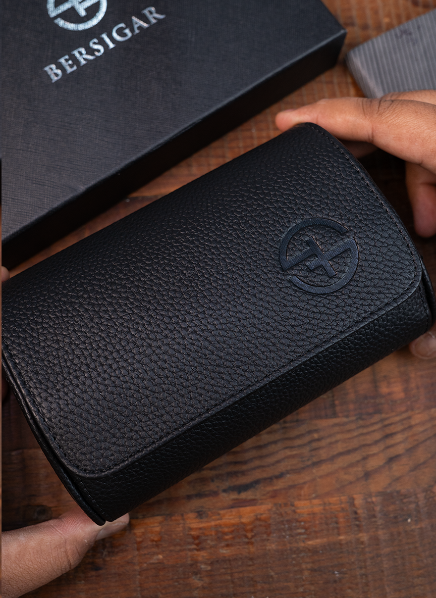 Estuche de reloj negro: dos relojes